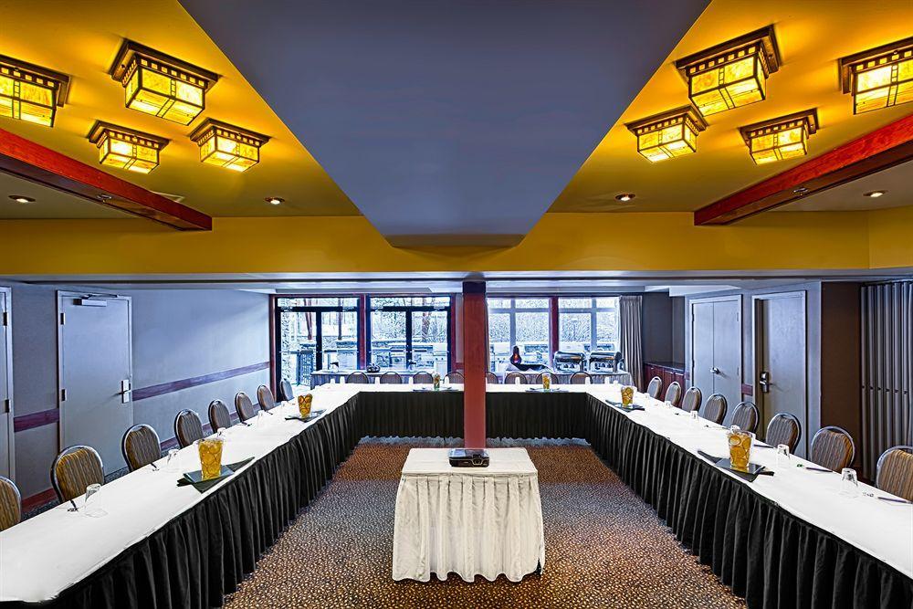 Blackstone Mountain Lodge By Clique Canmore Extérieur photo