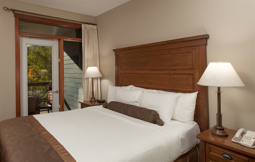 Blackstone Mountain Lodge By Clique Canmore Extérieur photo