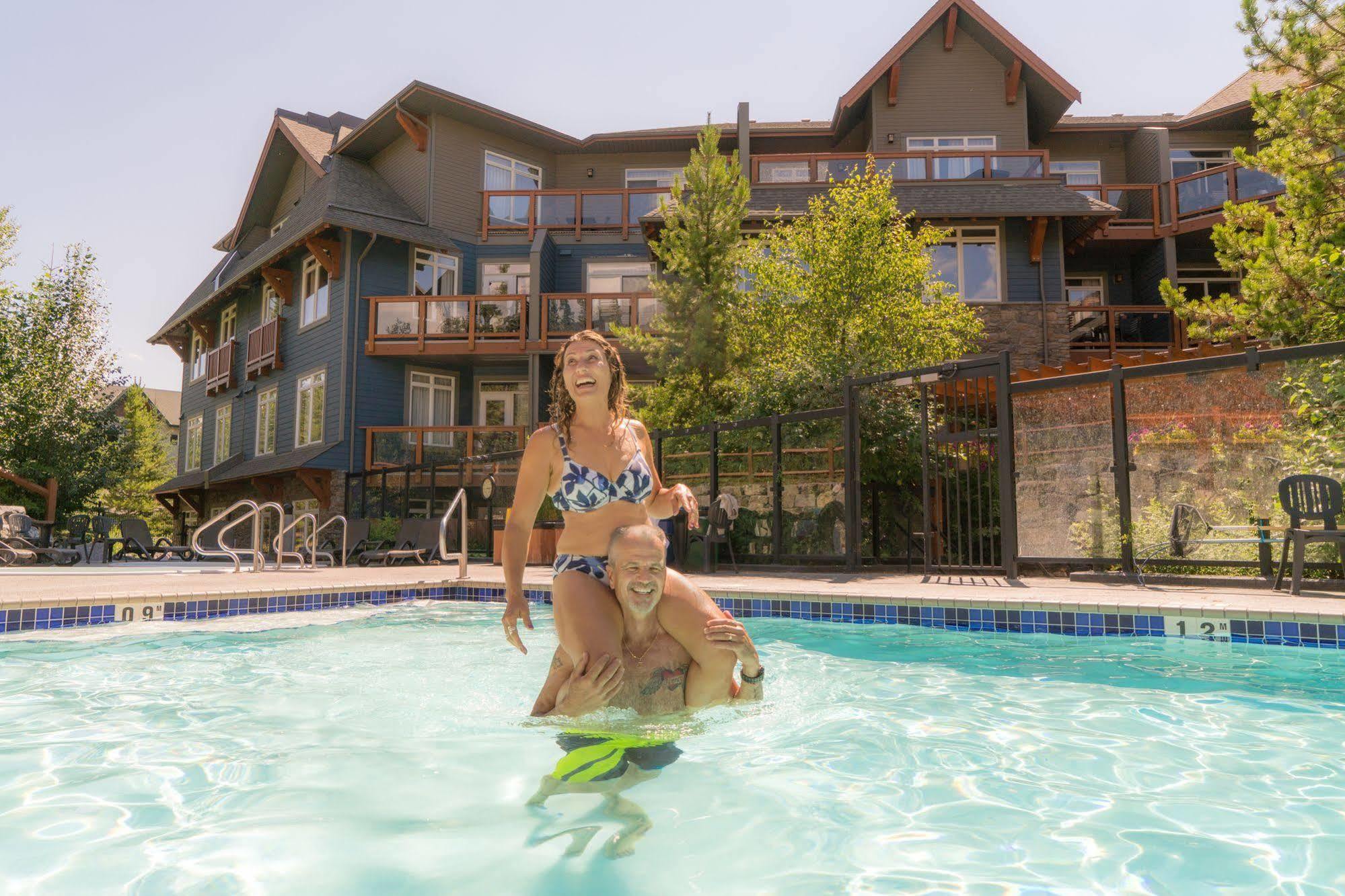Blackstone Mountain Lodge By Clique Canmore Extérieur photo